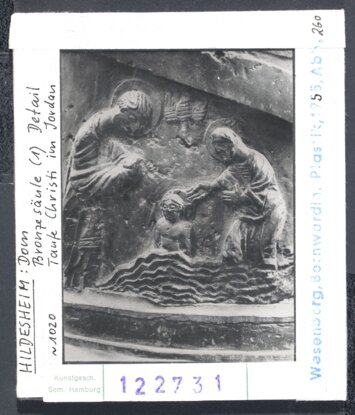 Vorschaubild Hildesheim, Dom: Bernwardsäule (Christussäule), Bronze, um 1020. Taufe Christi Diasammlung